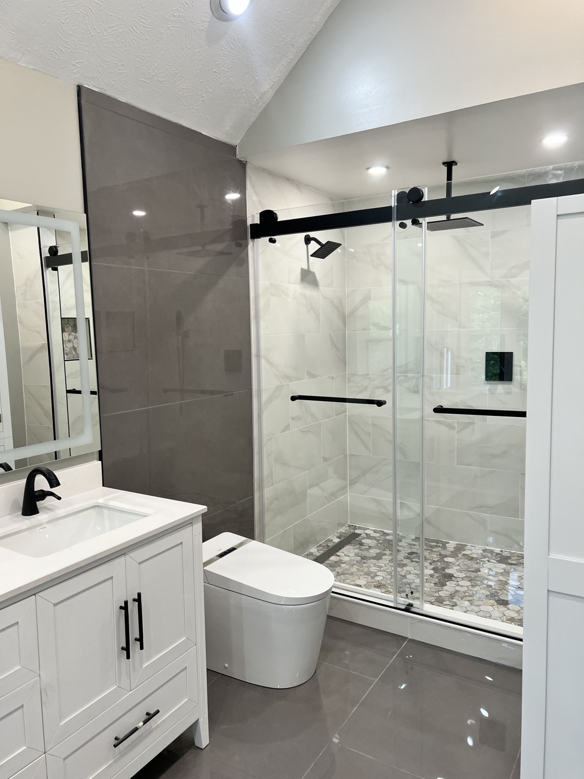 Bathroom Remodeling project photo